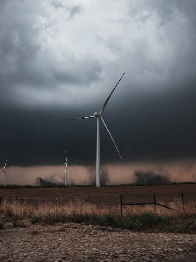 tornado, severe weather, Texas, Perryton, emergency preparedness, storm system, hailstorms, power outages, National Weather Service, southern US, tornado safety,