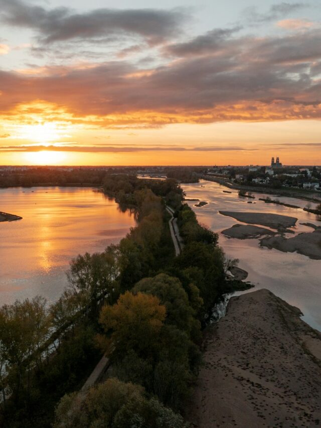 Mississippi River near New Orleans showing low water levels that allow saltwater intrusion into drinking water supplies